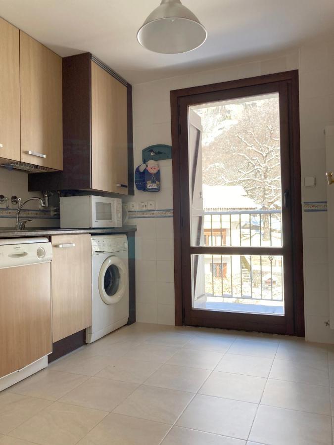 Apartamento Tarmanones Escarrilla Exteriör bild