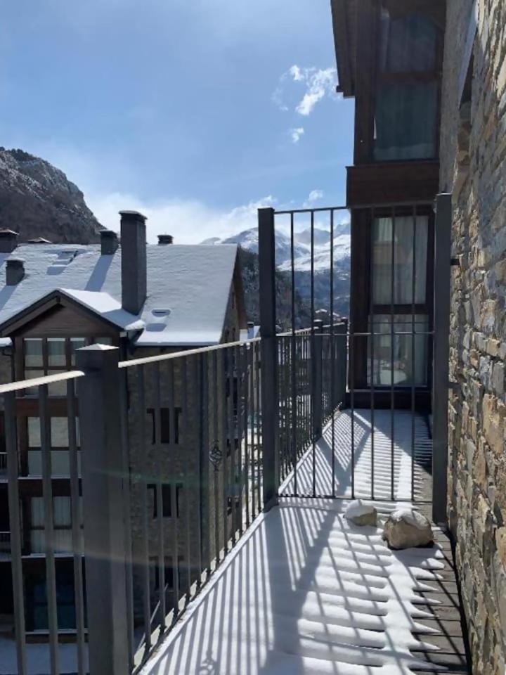 Apartamento Tarmanones Escarrilla Exteriör bild